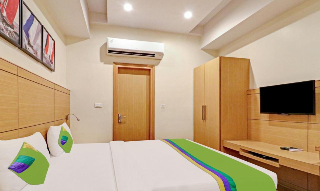 Treebo Galaxy Rooms Нью-Дели Экстерьер фото