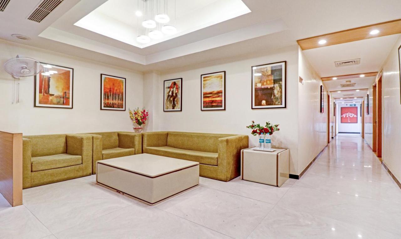 Treebo Galaxy Rooms Нью-Дели Экстерьер фото